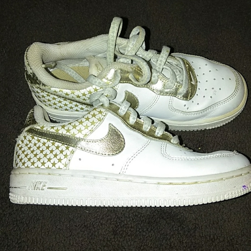Nike - Picture 2 of 4